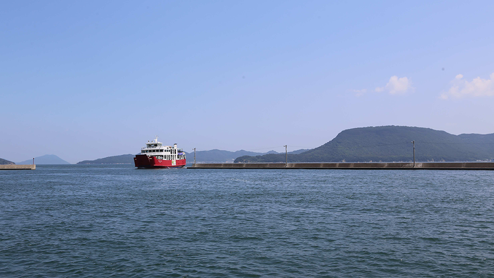 高松港是前往瀨戶內海各藝術島嶼的起點